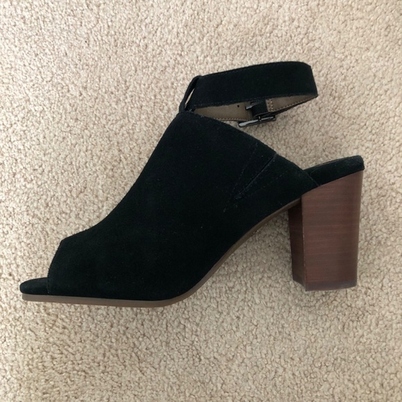 Vionic Kaia Black Suede Ankle Strap Booties 7.5 Wide - Picture 2 of 11